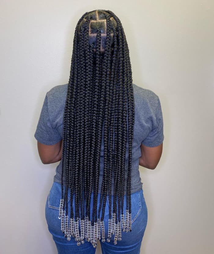 Jumbo Knotless Braids with Beads