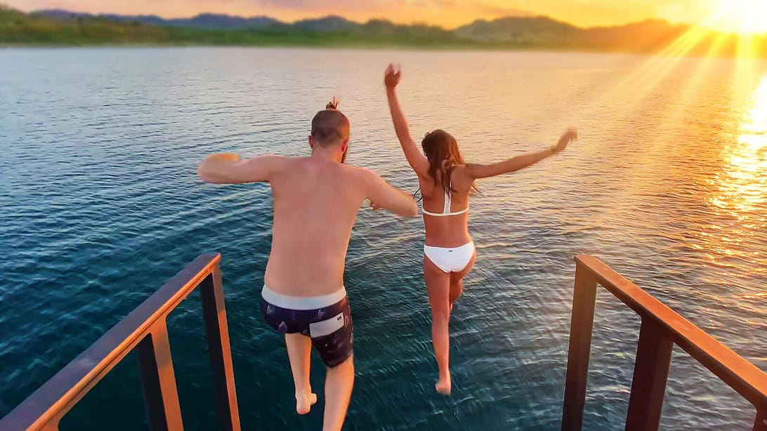 Matt Robertson and Khani Le, Longest Third Date