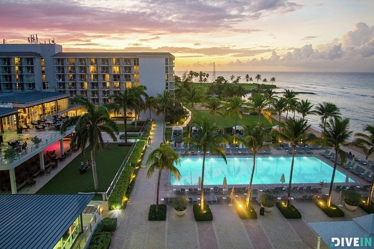 grand-palladium-white-island-pool-side