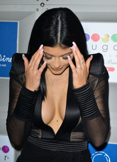 kylie jenner boobs